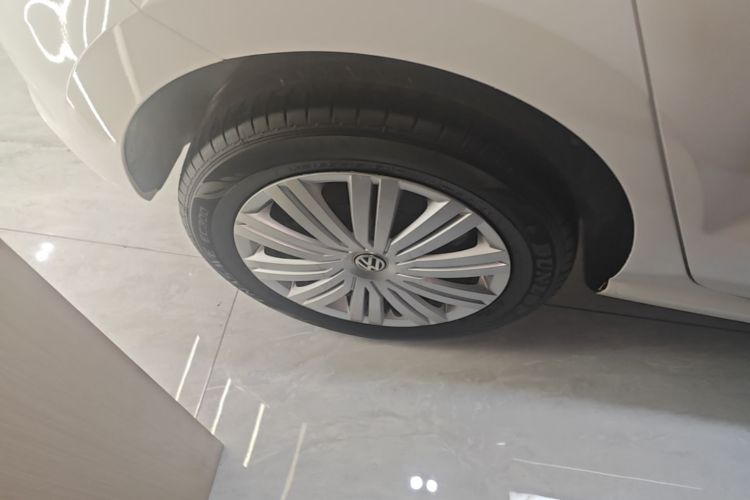 Volkswagen Polo 2018 car image #10