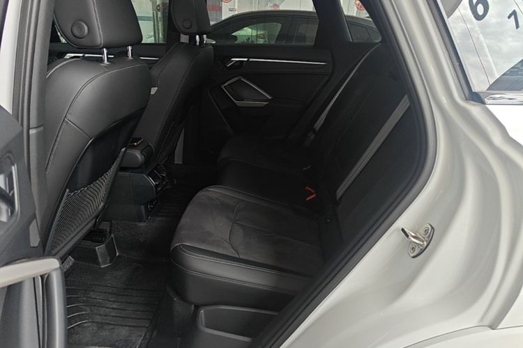 Audi Q3 2023 car image #17