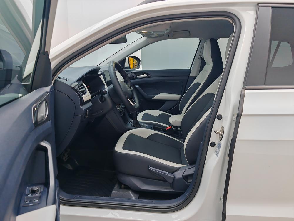 Volkswagen Tharu 2024 car image #17