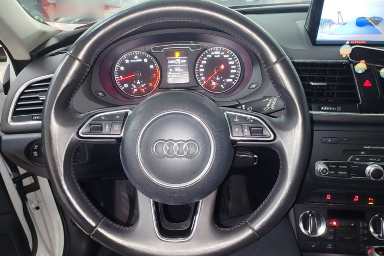 Audi Q3 2015 immagine di auto #11