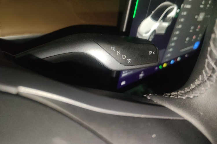 Tesla Model Y 2021 #15 Tesla Model Y 2021 car image #15