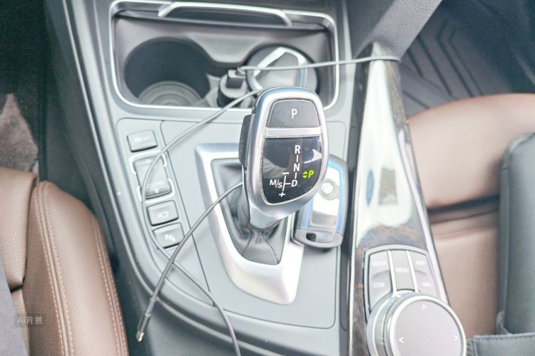 BMW 3 Series 2018 #16 BMW 3 Series 2018 car image #16