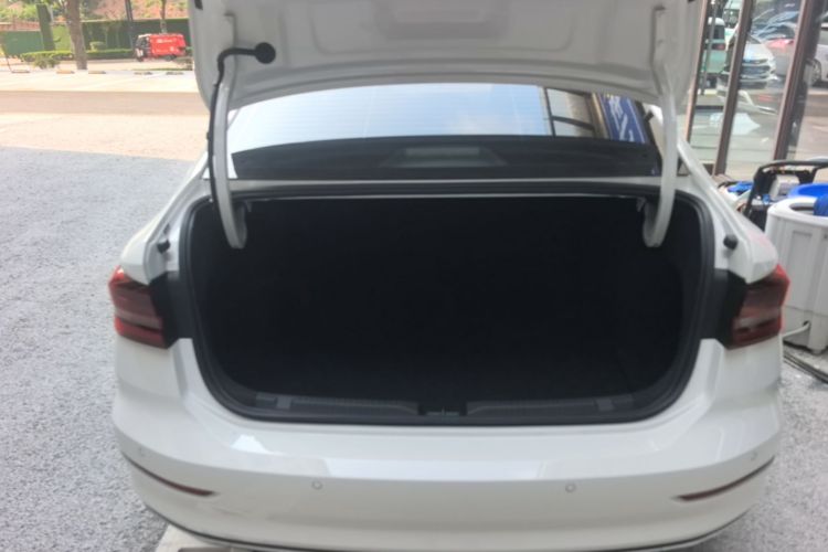 Volkswagen Lavida 2024 car image #19