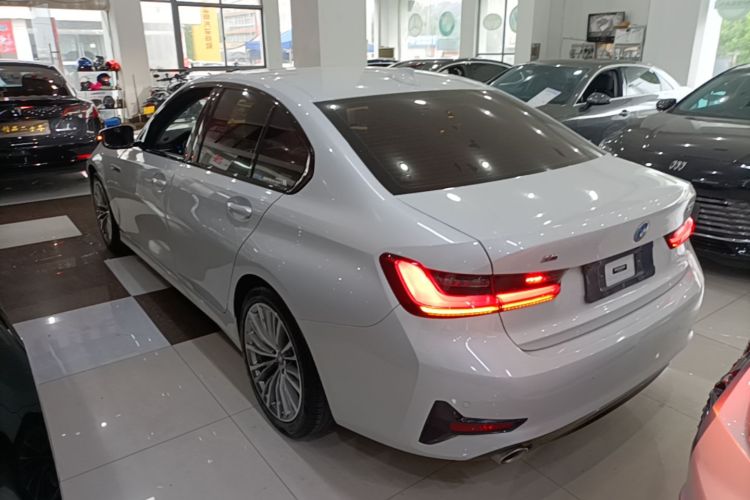 BMW 3 Series 2021 car image #7
