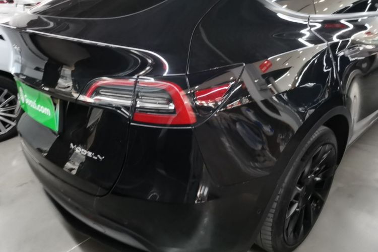 Tesla Model Y 2022 car image #8