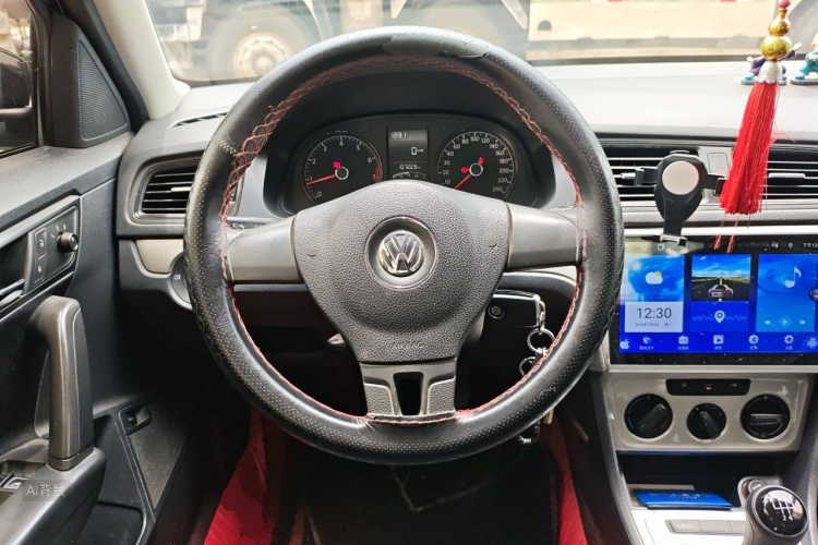 Volkswagen Lavida 2015 car image #12
