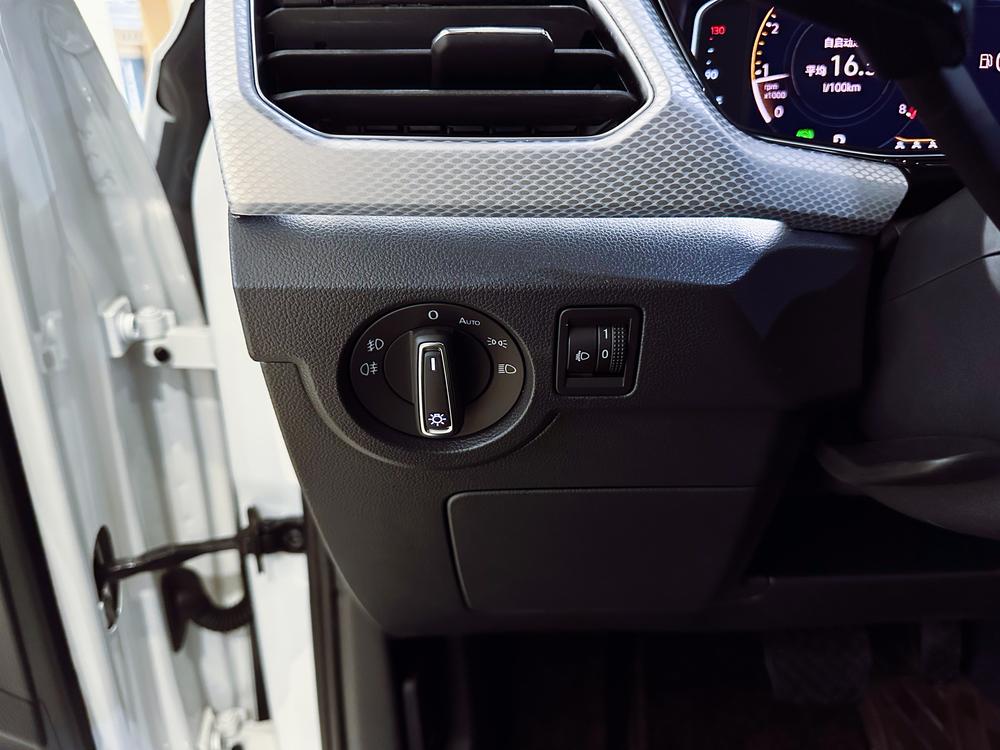 Volkswagen Tacqua 2022 car image #15