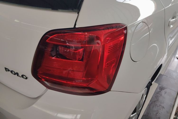 Volkswagen Polo 2017 car image #8