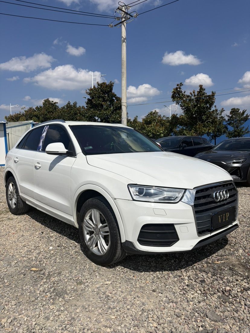 Audi Q3 2017 car image #2
