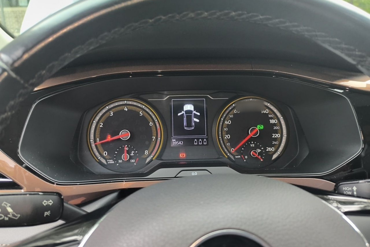 Volkswagen Tharu 2021 car image #16