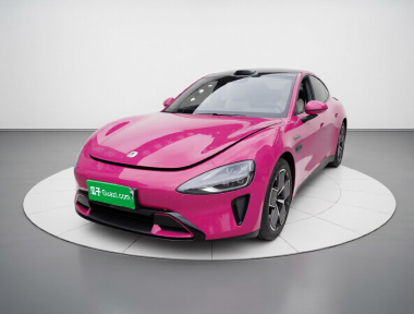 MI SU7 2025 immagine di auto 