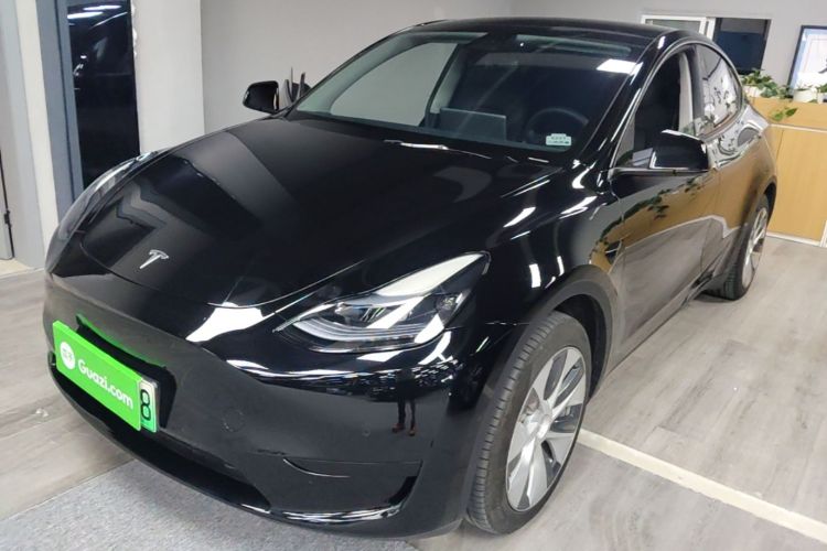 Tesla Model Y 2022 car image #2