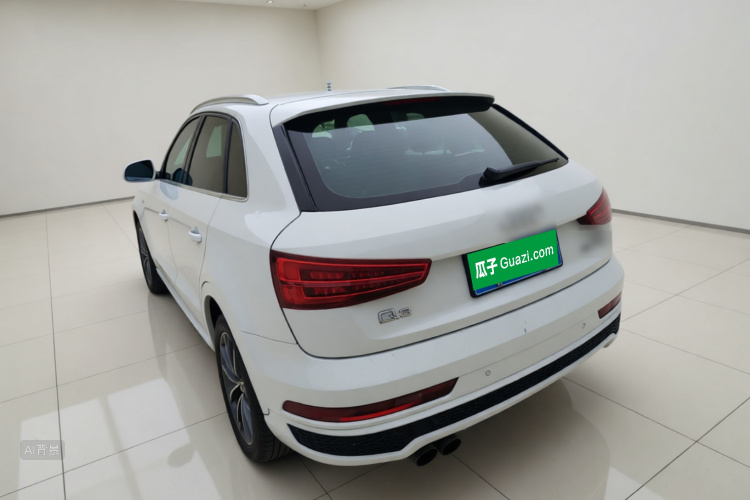 Audi Q3 2019 car image #5