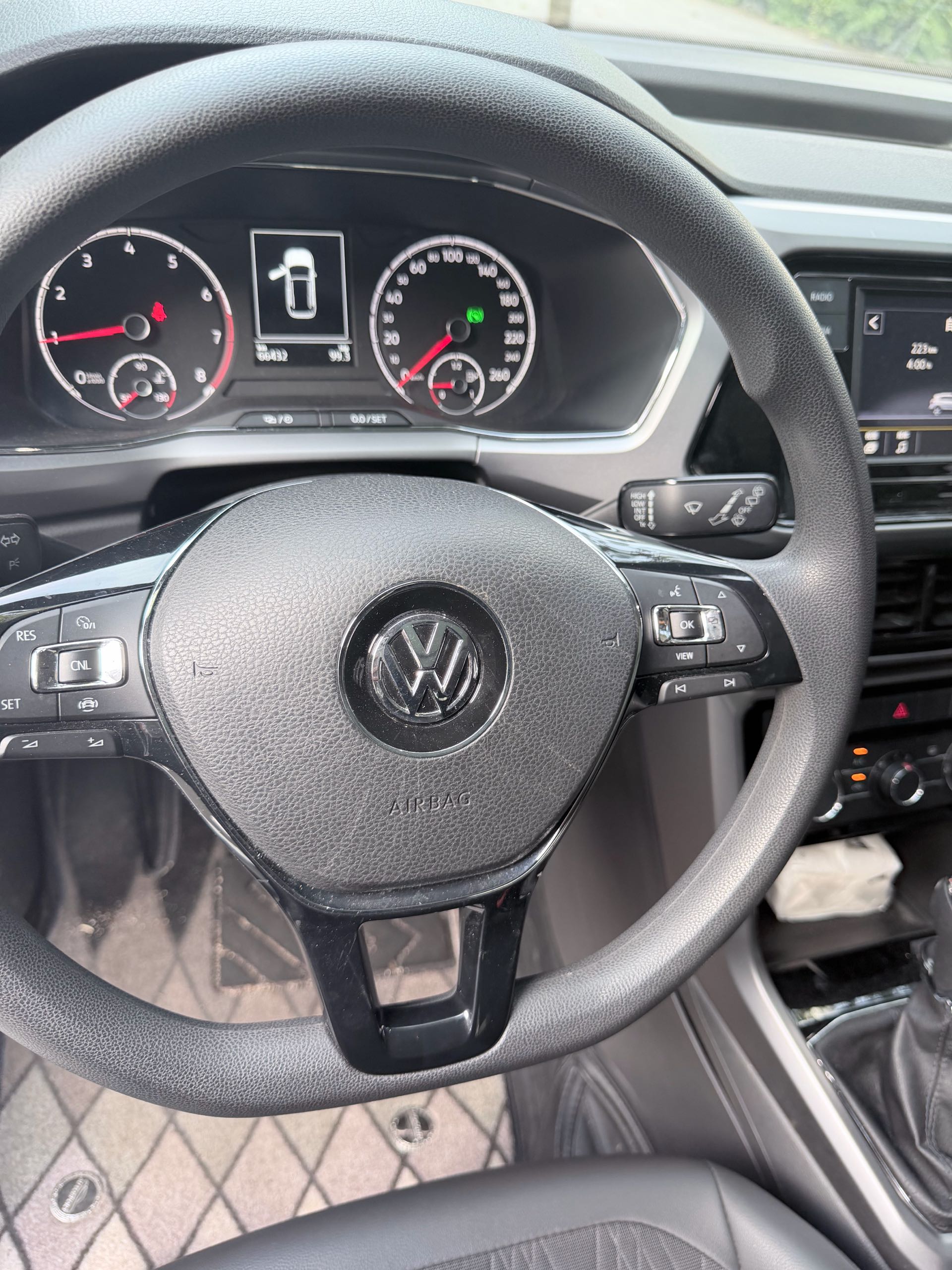 Volkswagen T-Cross 2019 car image #2