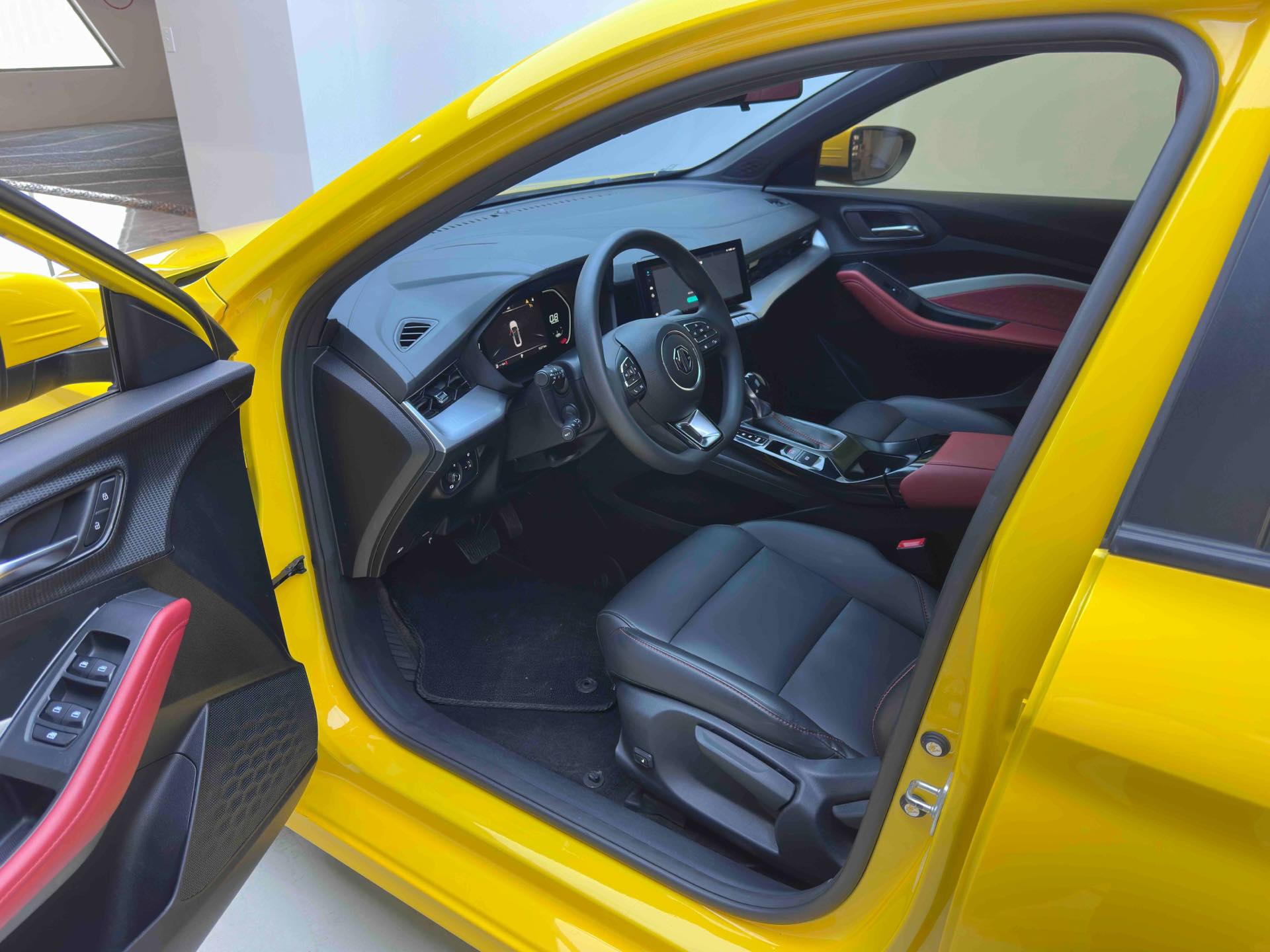 MG 5 2023 car image #2