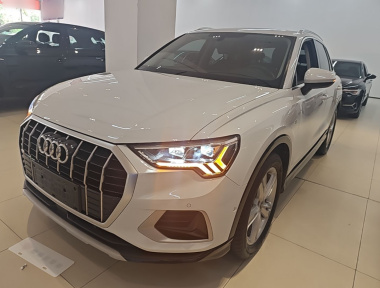 Audi Q3 2023 car image 