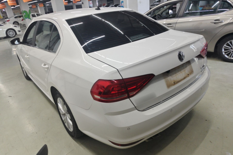 Volkswagen Lavida 2017 car image #5