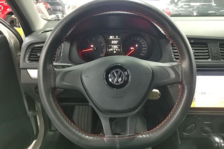 Volkswagen Lavida 2018 car image #11