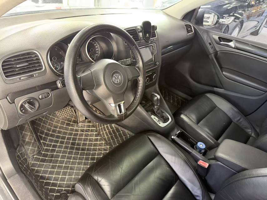 Volkswagen Golf 2012 car image #9