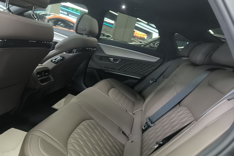 BYD Han 2022 car image #13