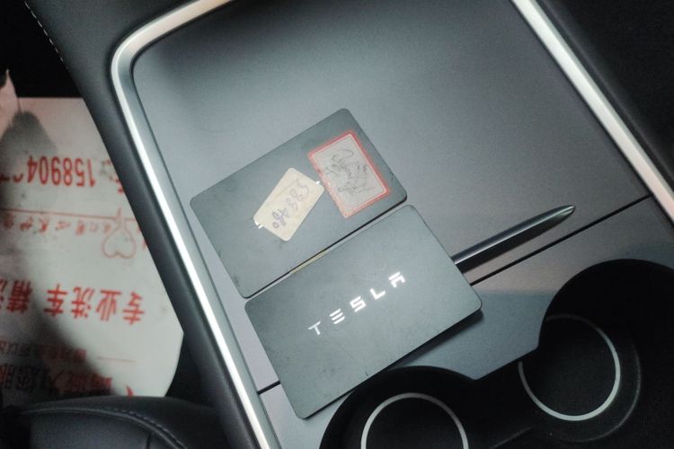 Tesla Model Y 2024 #14 Tesla Model Y 2024 car image #14