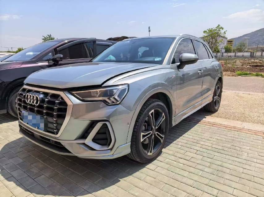 Audi Q3 2021 car image 