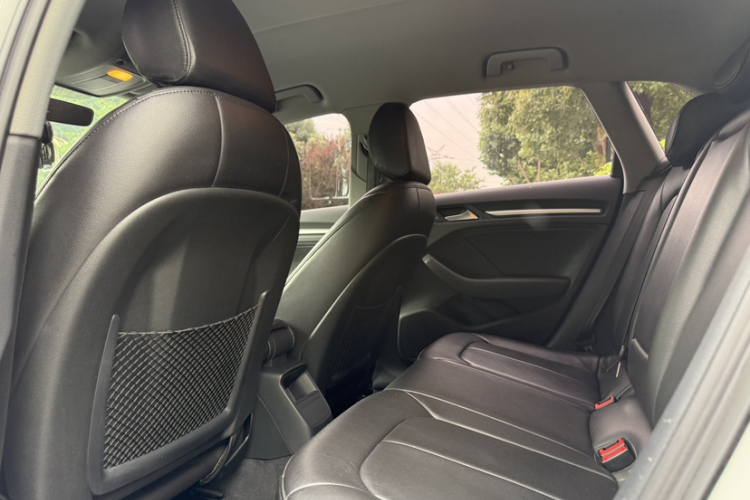 Audi A3 2018 car image #9
