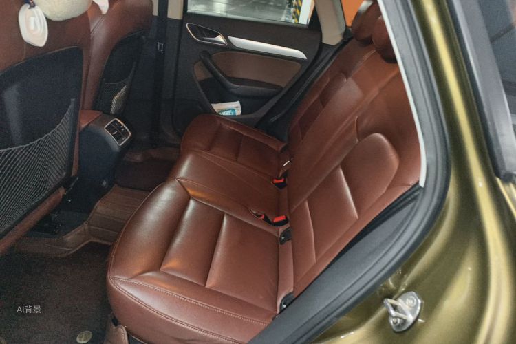 Audi Q3 2016 car image #19