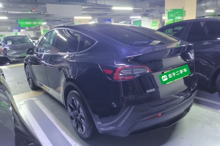 Tesla Model Y 2022 car image #5