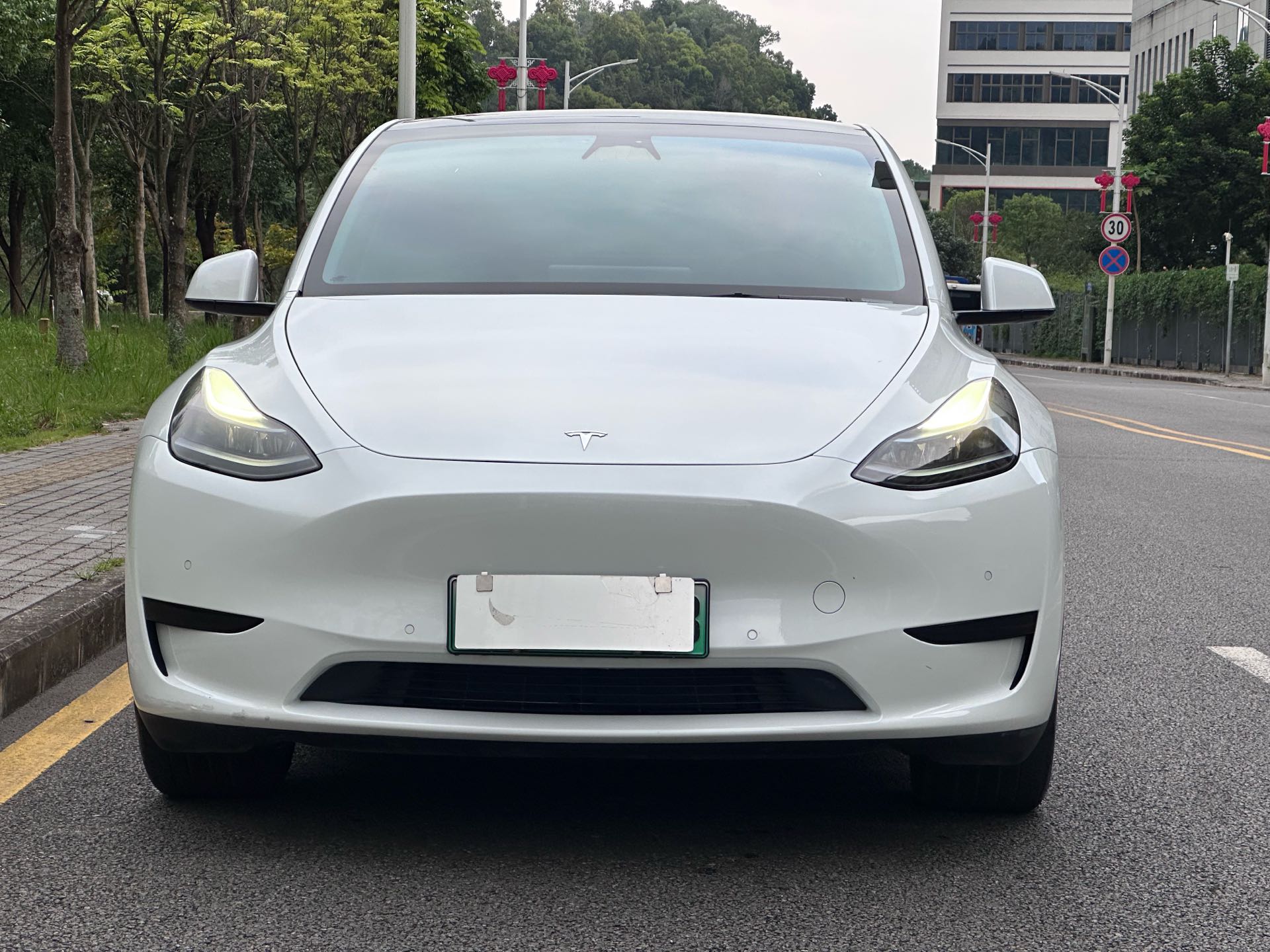 Tesla Model Y 2024 #2 Tesla Model Y 2024 car image #2