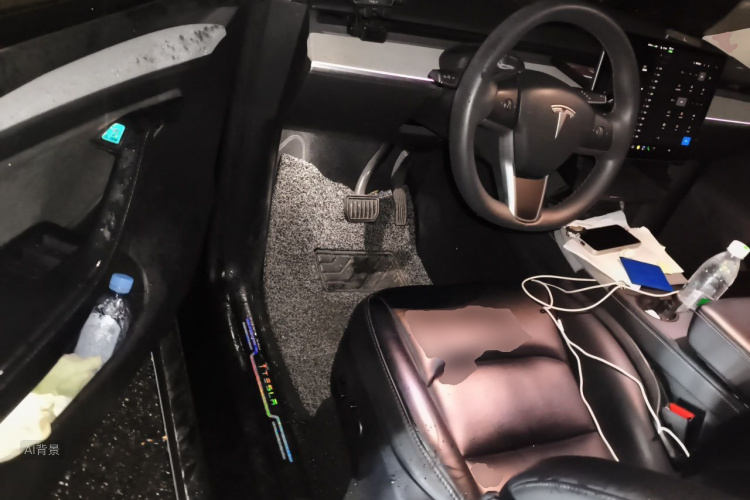 Tesla Model Y 2024 immagine di auto #18