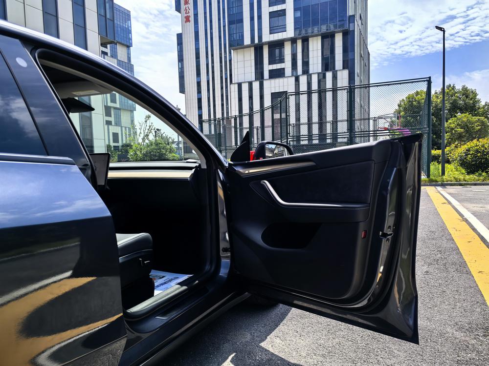 Tesla Model Y 2023 #16 Tesla Model Y 2023 car image #16