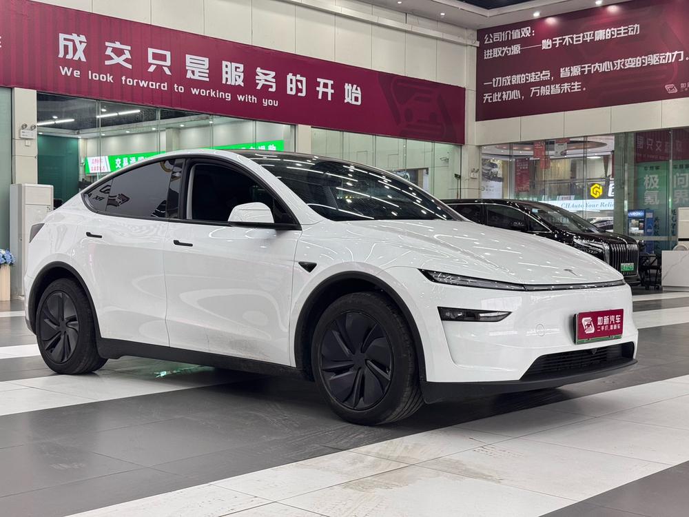 Tesla Model Y 2025 #3 Tesla Model Y 2025 car image #3