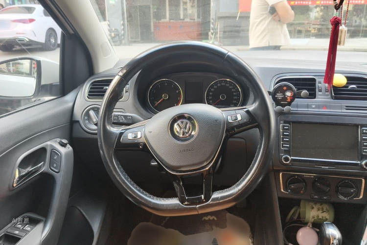 Volkswagen Polo 2017 #12 Volkswagen Polo 2017 car image #12
