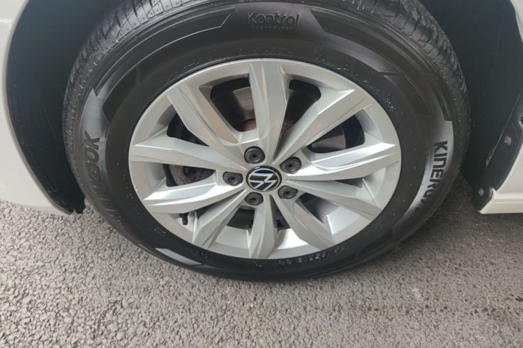 Volkswagen Polo 2021 car image #9