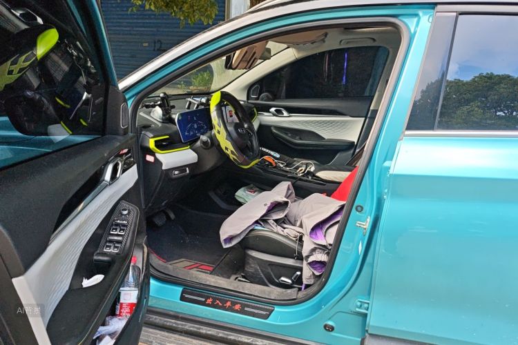 GEELY Coolray 2023 car image #17