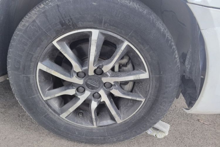 GEELY Emgrand 2019 #6 GEELY Emgrand 2019 car image #6