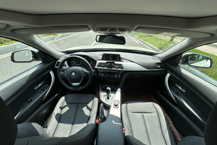 BMW 3 Series GT 2017 #17 BMW 3 Series GT 2017 car image #17