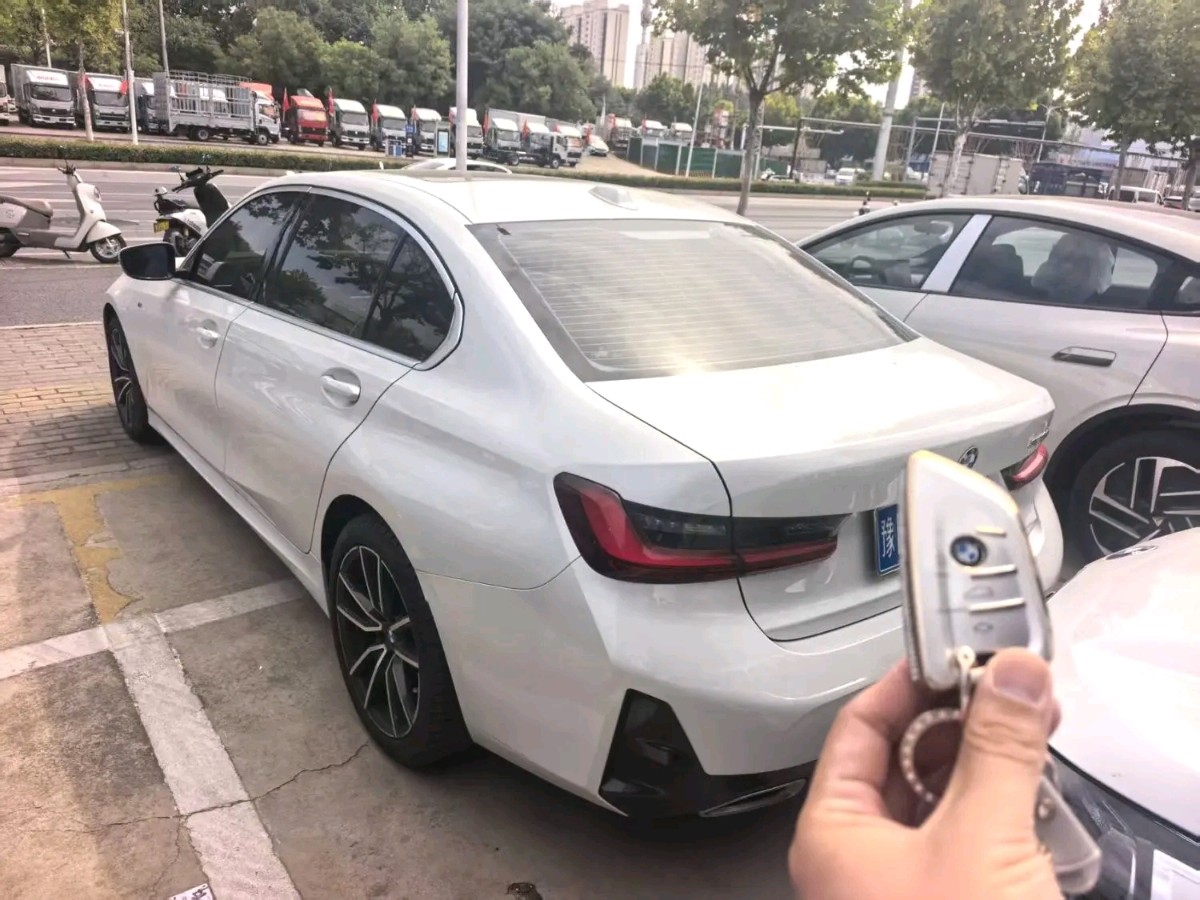 BMW 3 Series 2023 #2 BMW 3 Series 2023 car image #2