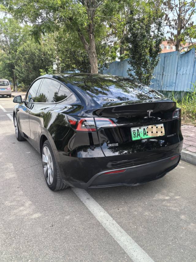 Tesla Model Y 2022 immagine di auto #5