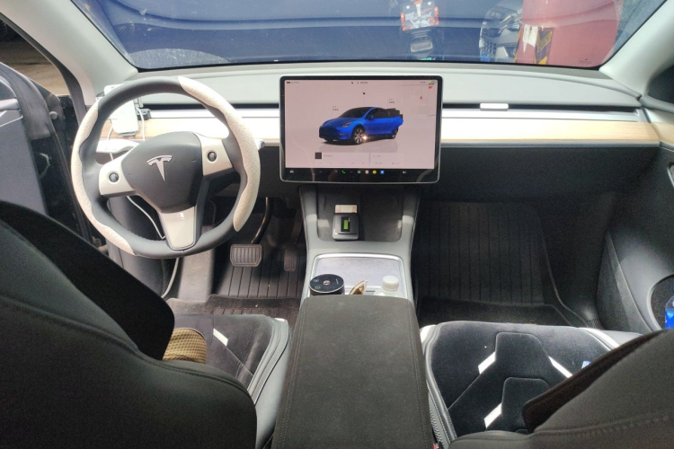 Tesla Model Y 2022 #12 Tesla Model Y 2022 car image #12