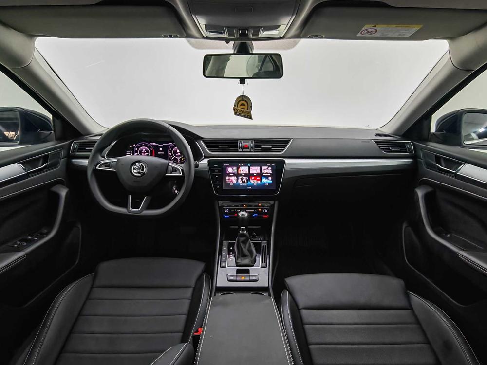 Skoda Superb 2024 imagem de carro #14