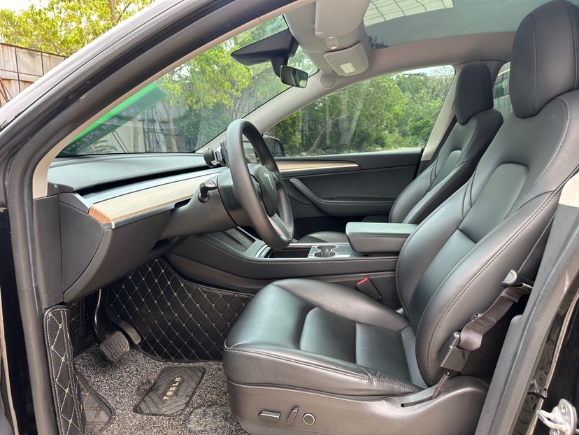 Tesla Model Y 2022 #4 Tesla Model Y 2022 car image #4