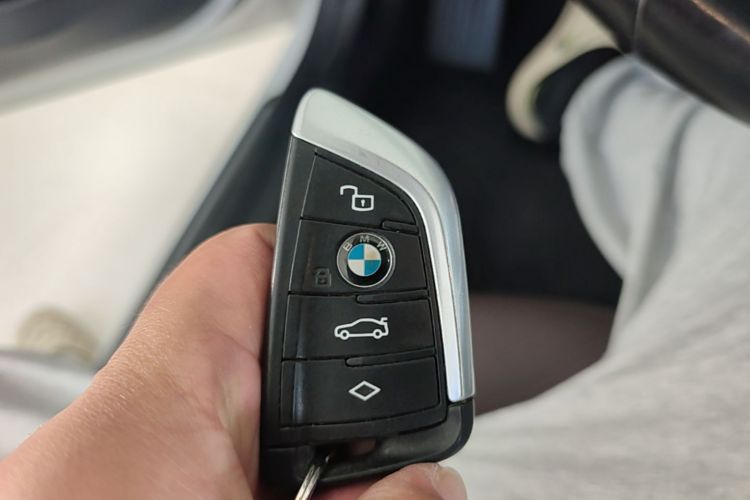 BMW 3 Series 2021 #9 BMW 3 Series 2021 car image #9