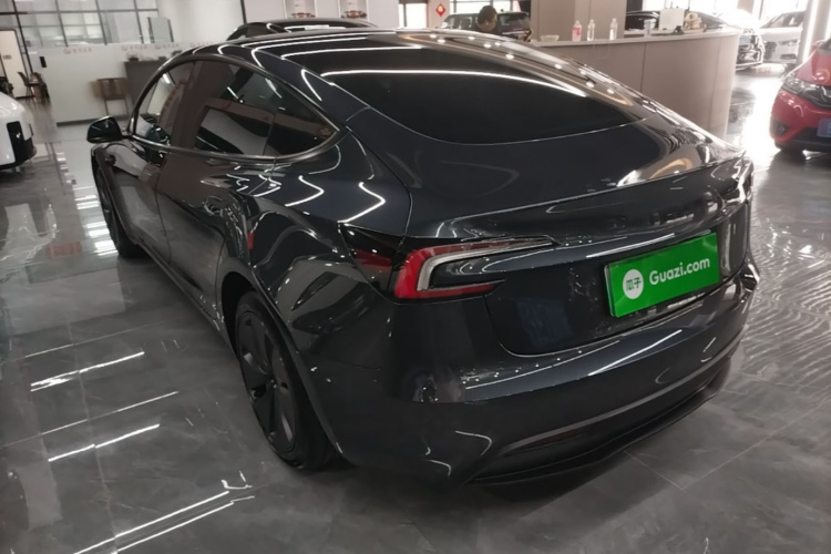 Tesla Model 3 2024 #5 Tesla Model 3 2024 صورة سيارة #5