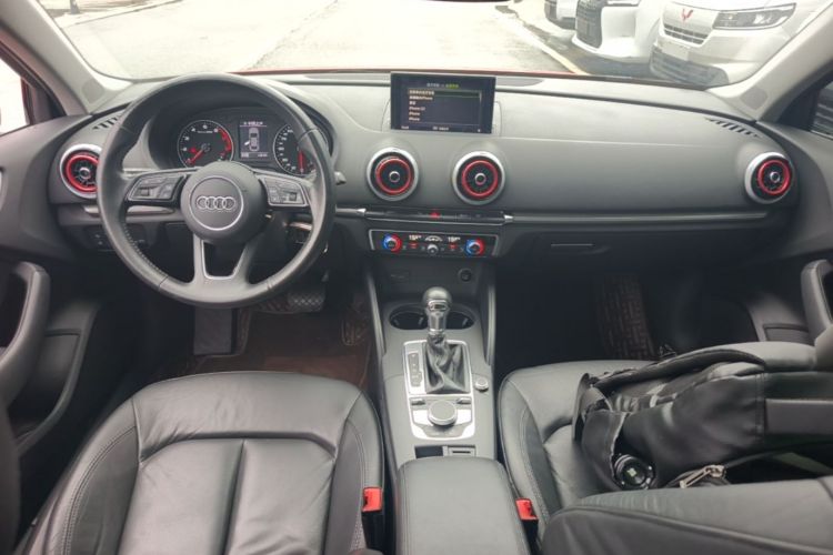 Audi A3 2019 immagine di auto #10