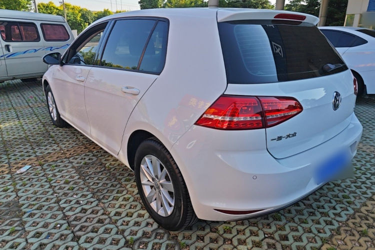 Volkswagen Golf 2016 car image #5