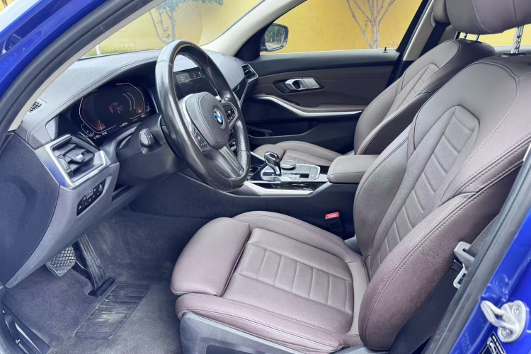 BMW 3 Series 2021 car image #23