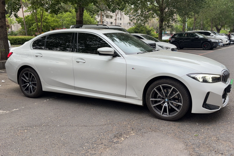 BMW 3 Series 2023 #5 BMW 3 Series 2023 car image #5