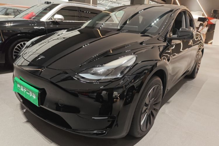 Tesla Model Y 2023 #2 Tesla Model Y 2023 car image #2